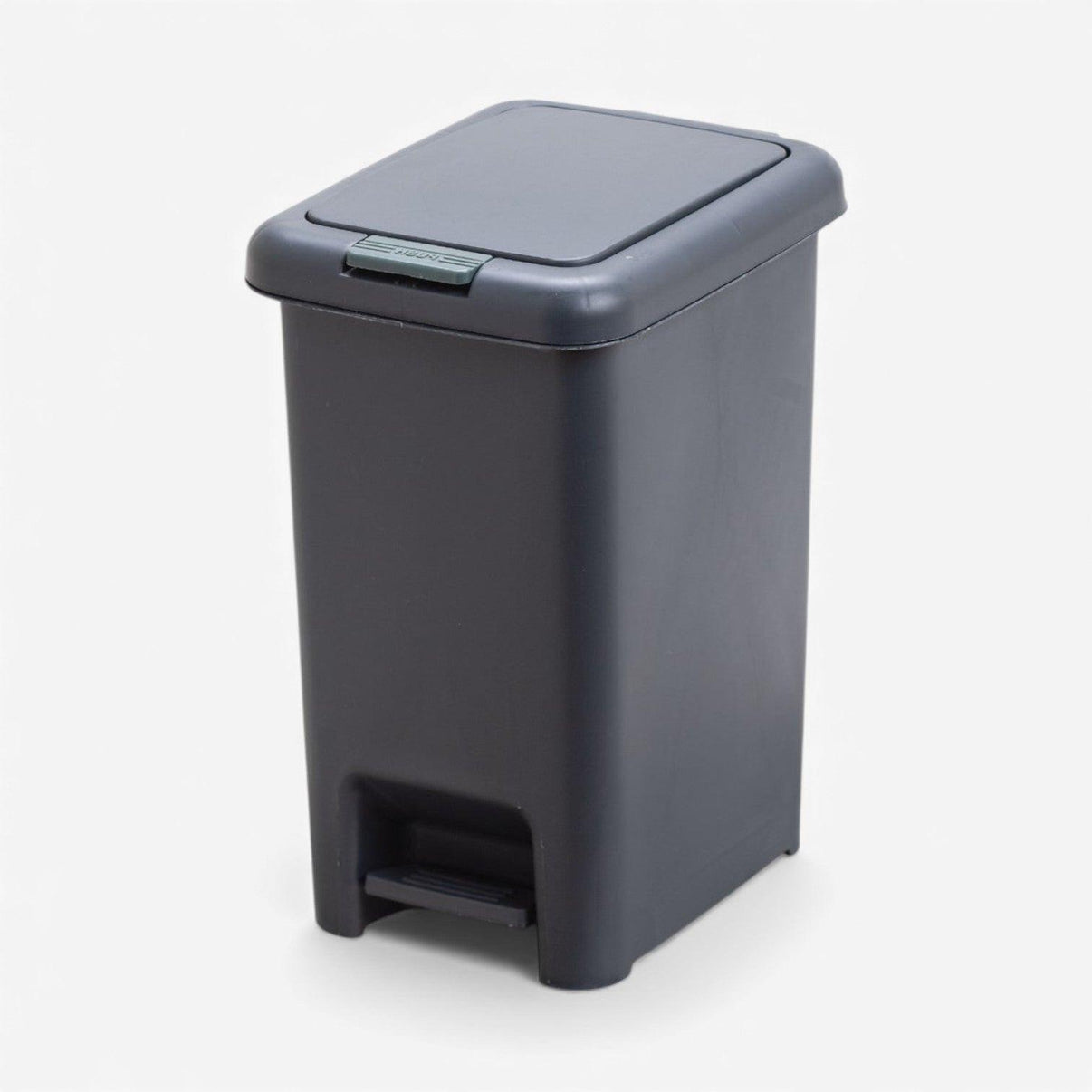 Basurero 20 litros pedal central 20T.